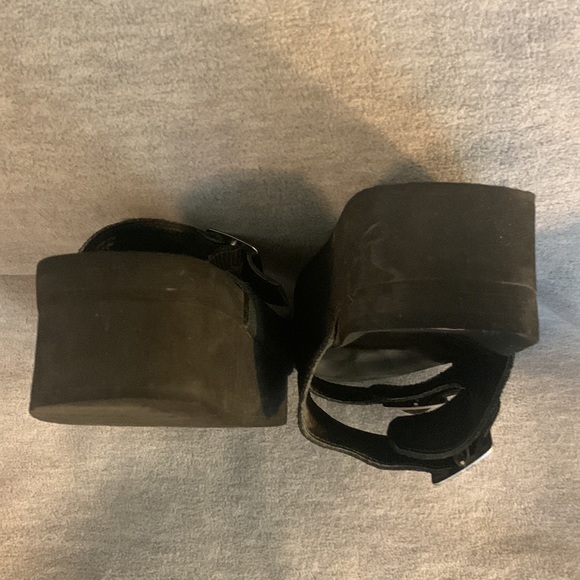 Sandals - Picture 4 of 6